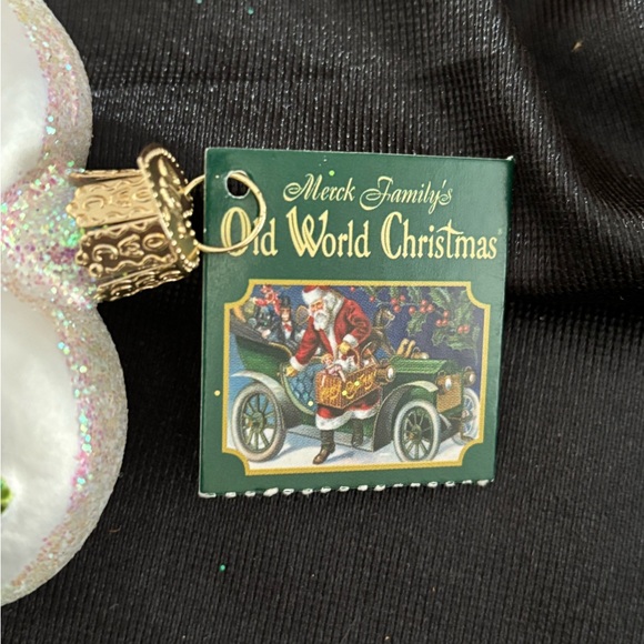 Wedding/Engagement Heart Merck Old World Christmas Ornament with rings and roses - Picture 3 of 6